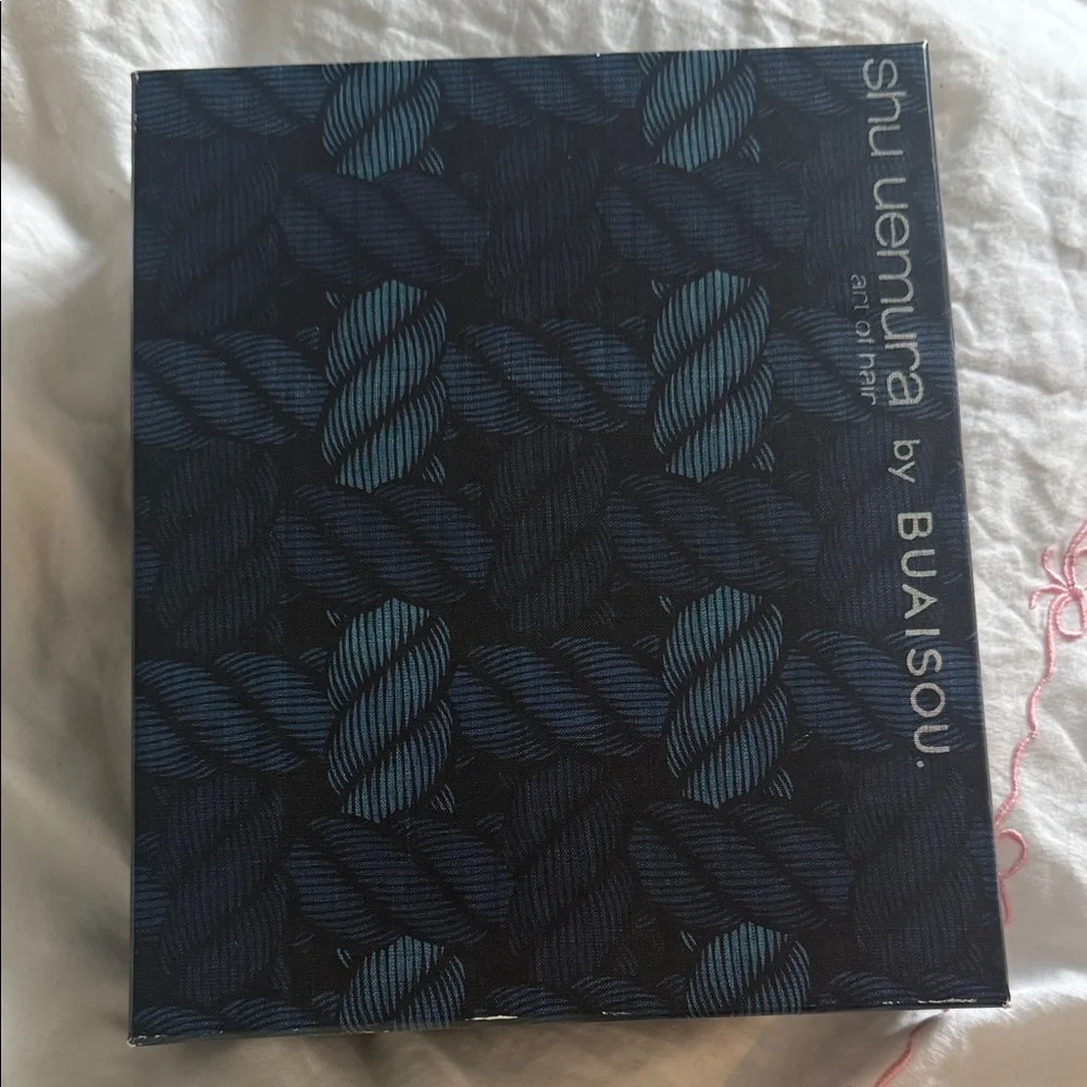 Shu Uemura Ultimate Reset Hair Care Duo - Picture 3 of 4